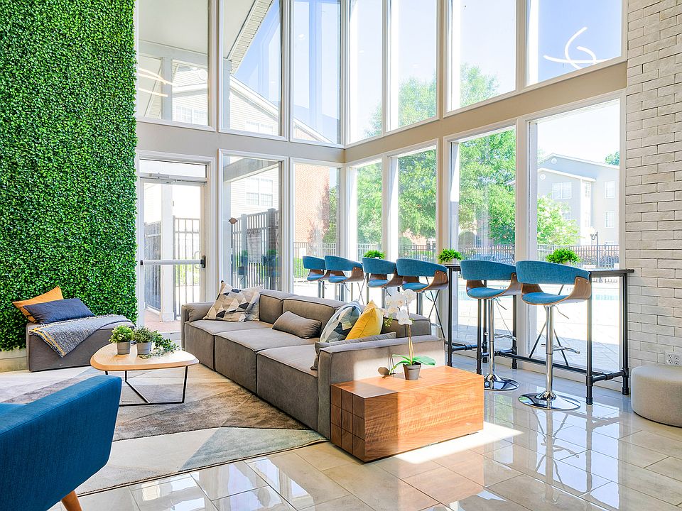Enhanced Social Lounge | Vie at University Downs