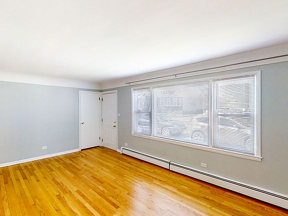 4th image of 7745 W Belmont Ave