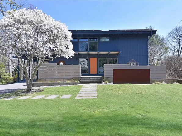 121 Deertrack Lane, Irvington, NY 10533