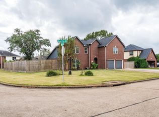 3401 Wood Fox Dr, Alvin, TX 77511