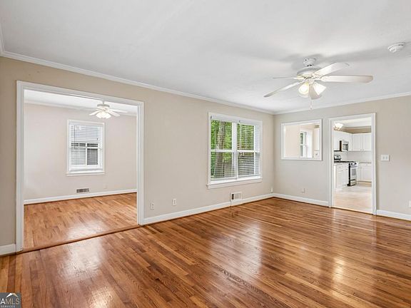5th image of 1910 La Dawn Ln NW
