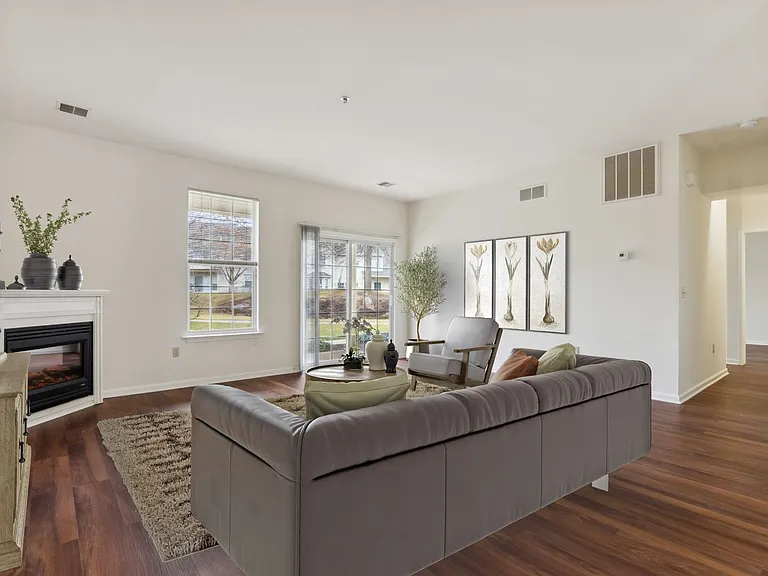 Autumn Park Apartments — Photo 37