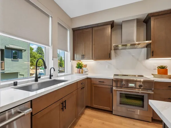 209 Pippin Court, Sebastopol, CA 95407