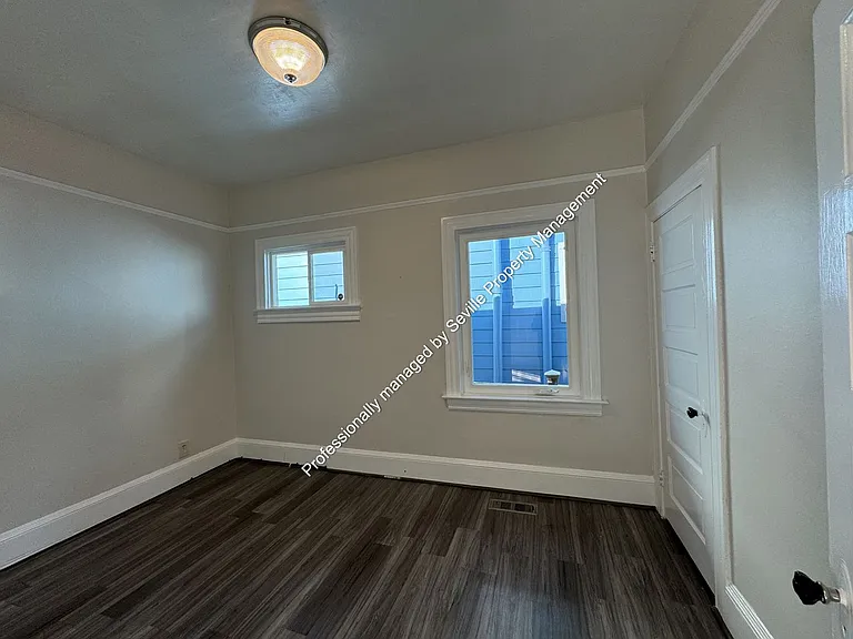 6525 Herzog St — Photo 36