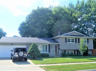 1436 Royal Ct, Elgin, IL 60123