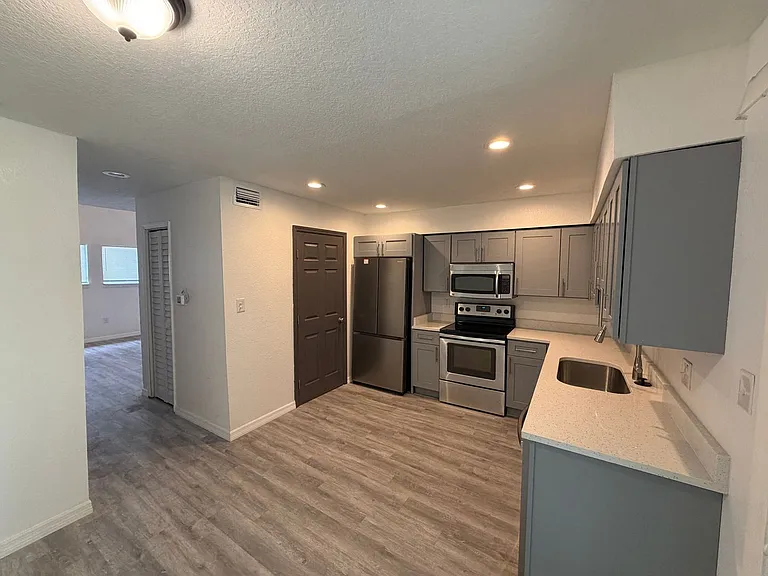 3924 Crayrich Cir #C-5 — Photo 7