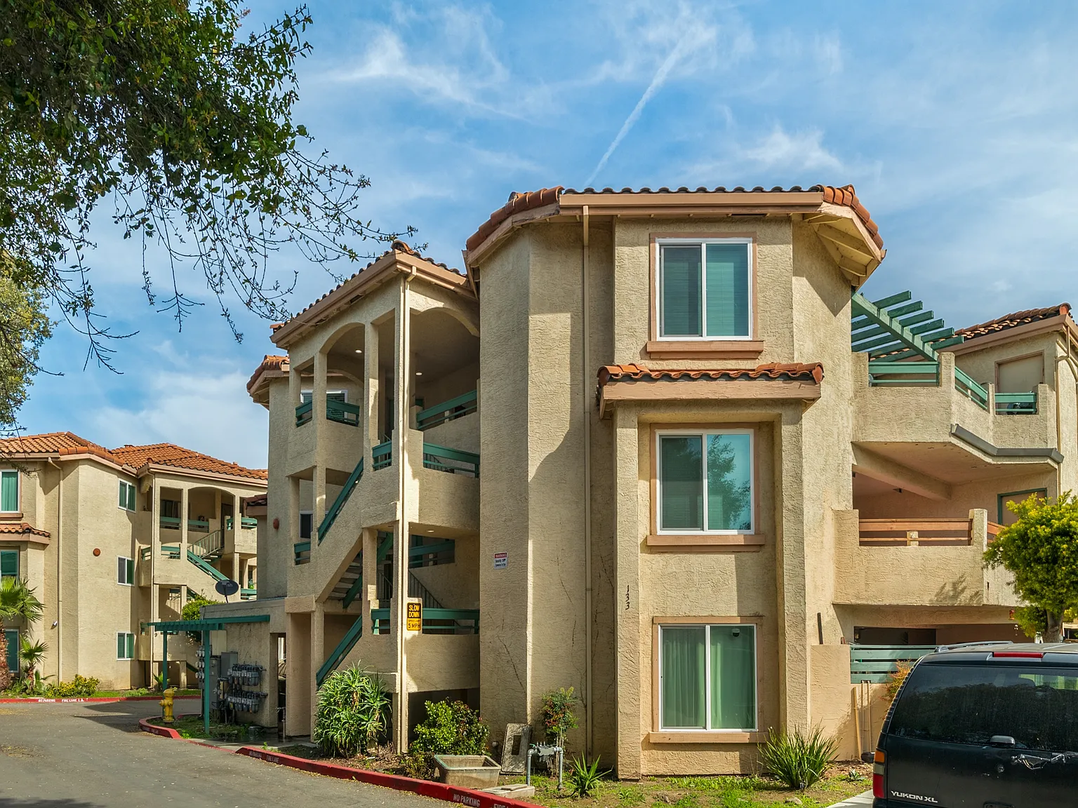 Monterey Valley Apartments — Photo 2