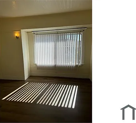 3 bed, 1300 sqft, $3,485 — Photo 2
