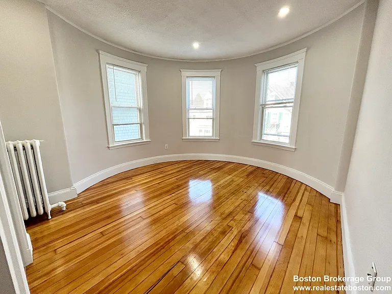 24 Willis St #2 — Photo 3