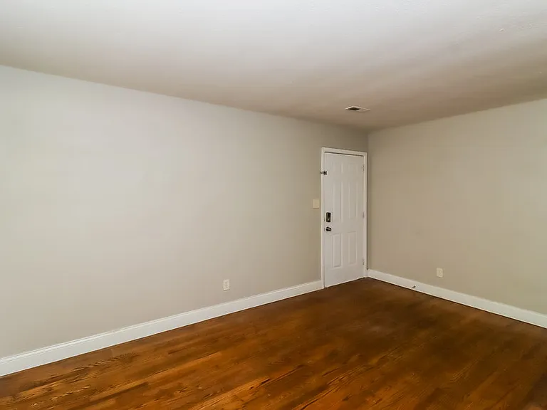 5401 Snow White Ln — Photo 5