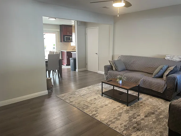 110 Gladys Ave #A — Photo 32
