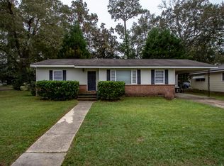 1712 Creekmore Ln, Hattiesburg, MS 39401