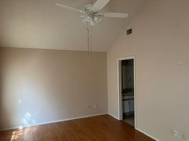 2412 Becker St — Photo 6