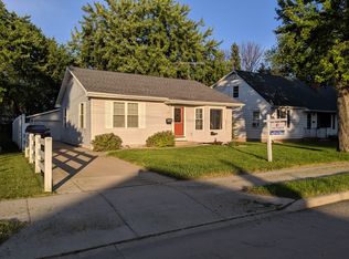 1322 Bowen St, Oshkosh, WI 54901