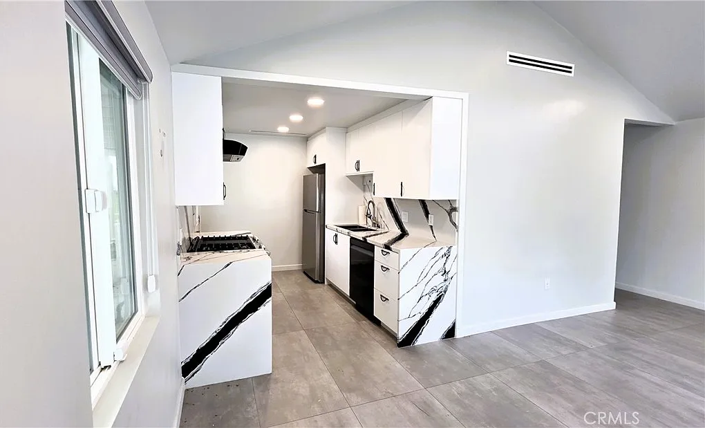 2 bed, 920 sqft, $3,495 — Photo 4
