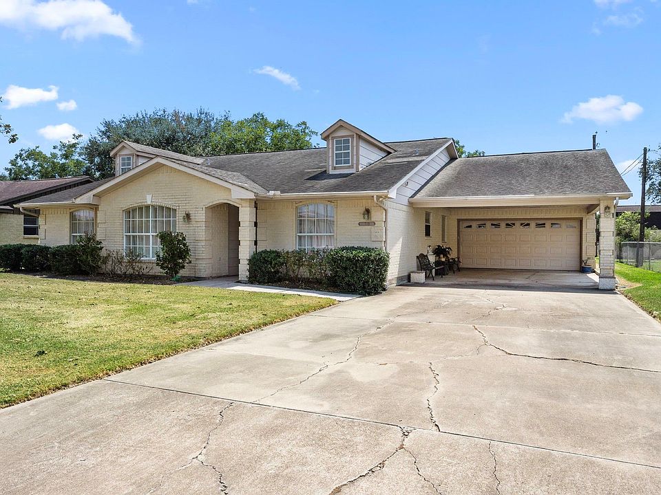 1st image of 719 Clubside Drive