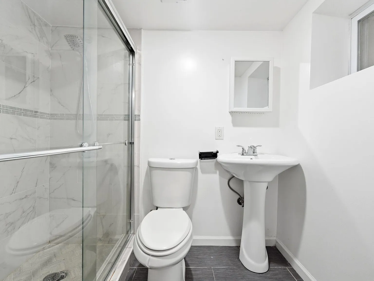 4 bed, 2.0 bath, $3,000 — Photo 4