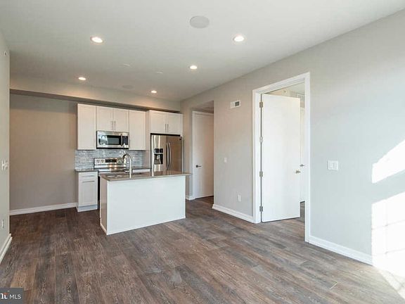 5th image of 1340 S 13th St Unit 3D