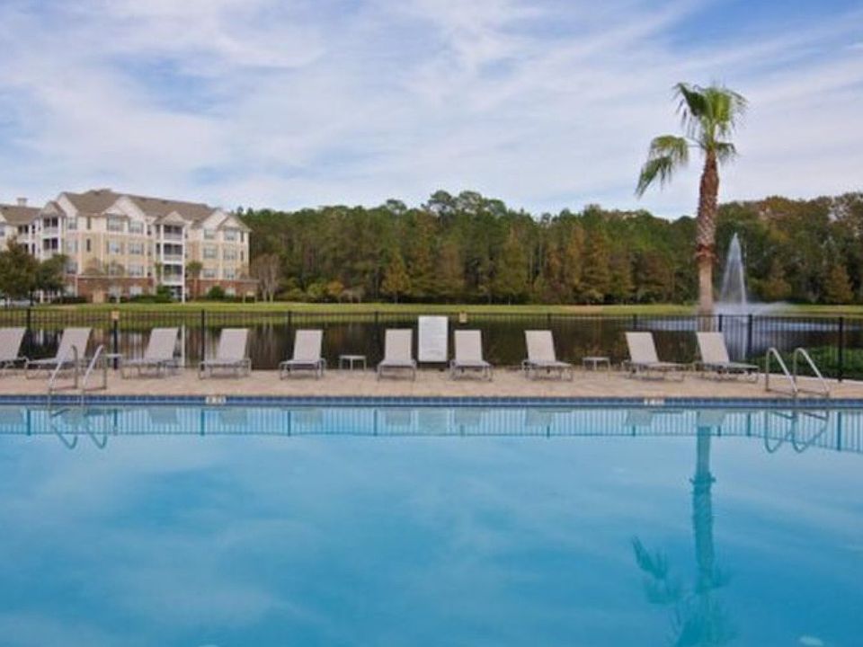 Pool overlooks lake