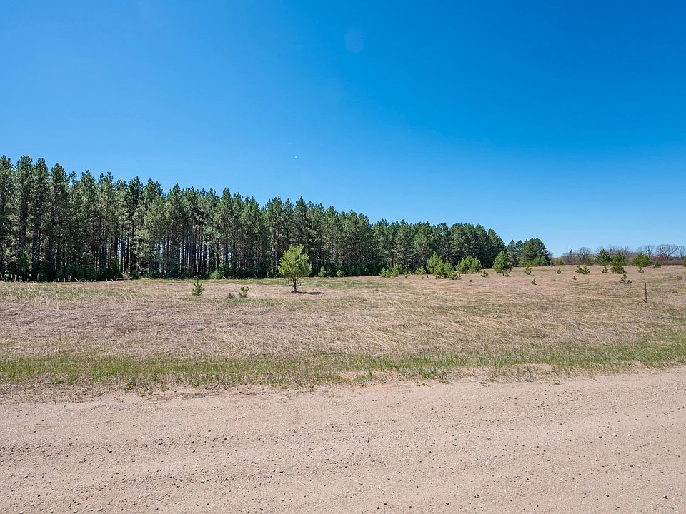 2nd image of 4 Deer Ln