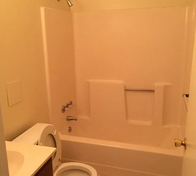 265 E Green St #2 — Photo 4