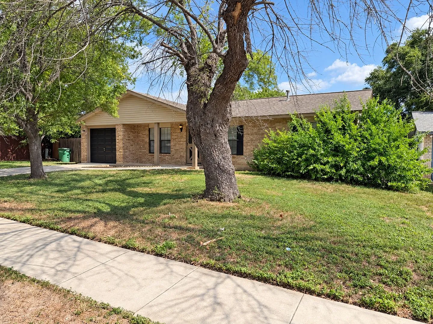Freshly updated and ready for move-in! 3-Bedroom 2-Bath home in North East San Antonio — Photo 3