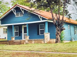 819 S 8th St, Ponca City, OK 74601