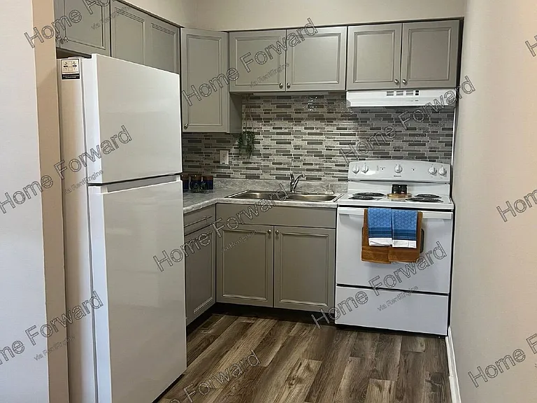 330 Codell Dr #8 — Photo 2