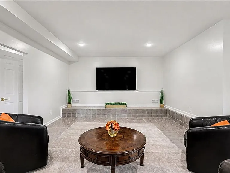 241 Nacoochee Dr — Photo 32