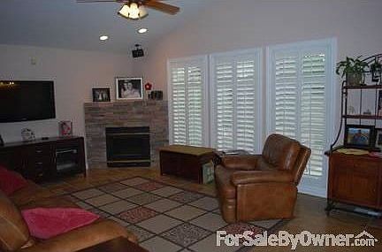 3rd image of 1344 E Eastpoint Dr