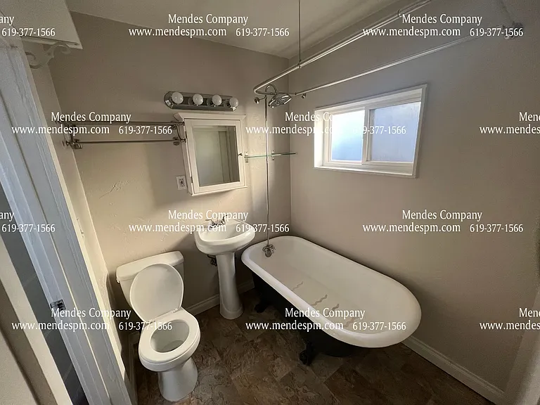 623 W Kalmia St — Photo 13