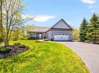 5197 Beacon Hl, Canandaigua, NY 14424