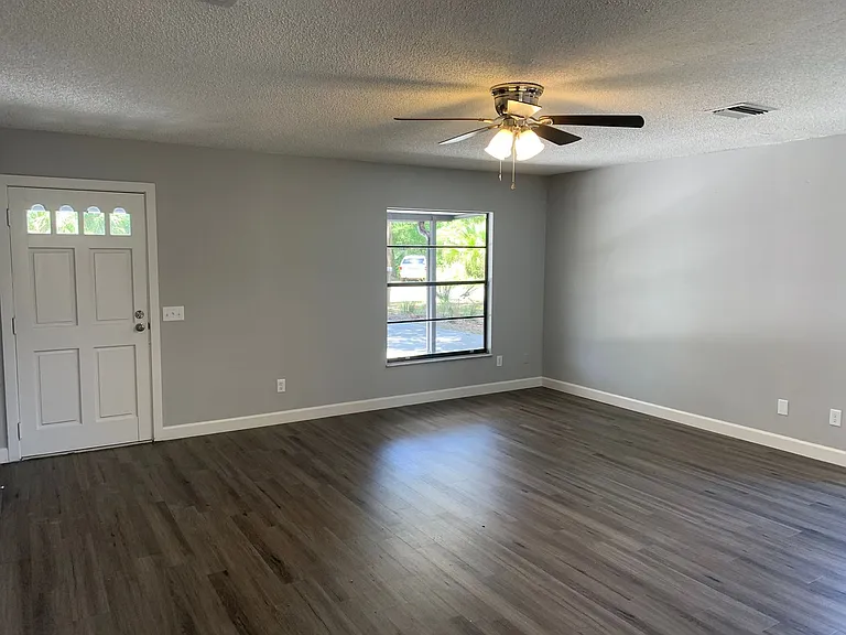 527 Hill St — Photo 10