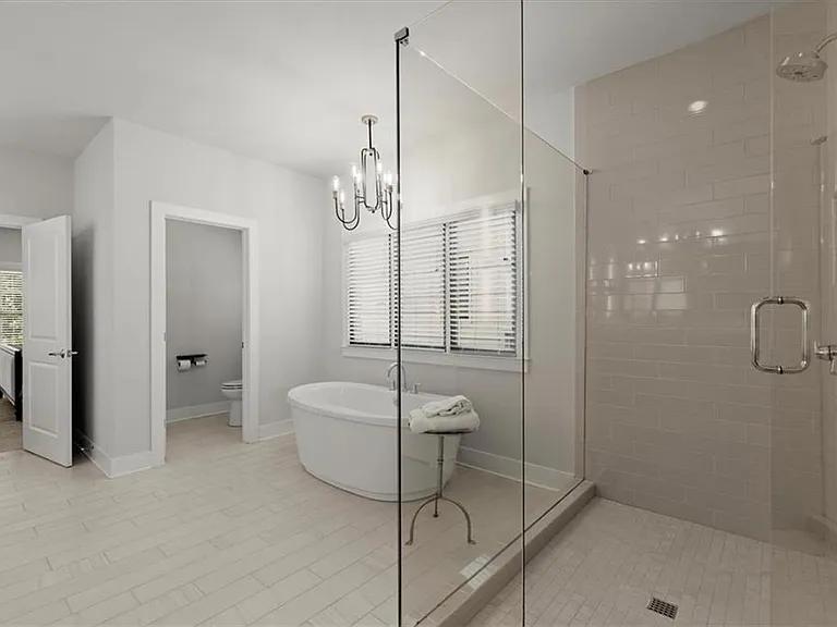 4001 Haverhill Dr NE — Photo 32