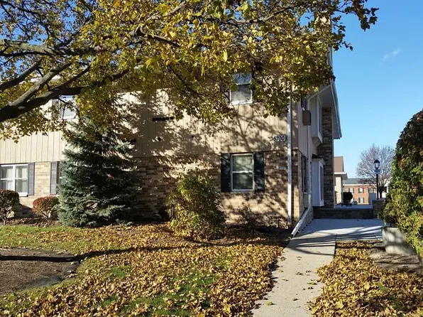 5700 W Wahner Ave #4-101, Brown Deer, WI 53223