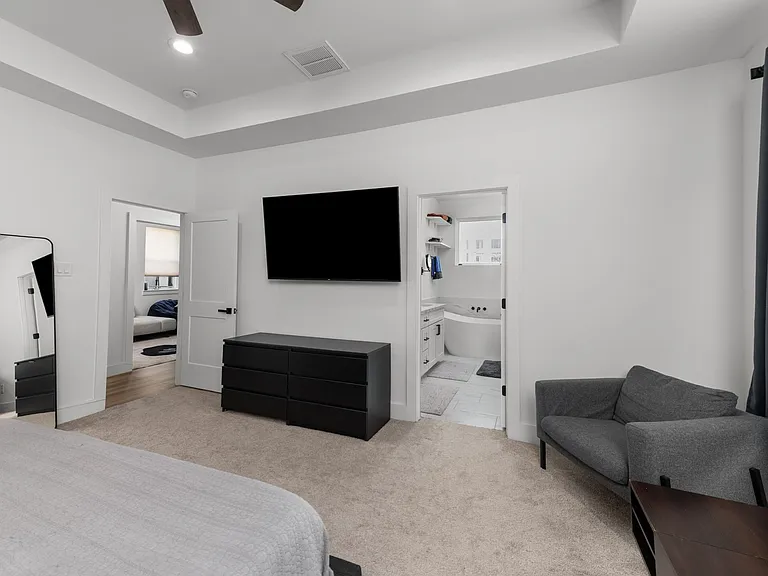 3030 Live Oak St — Photo 12