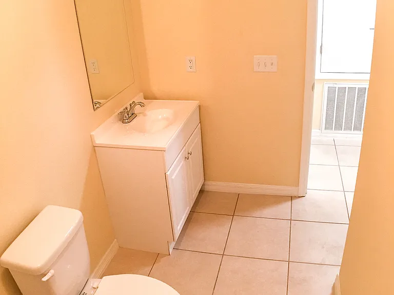 330 Dundee Dr — Photo 13