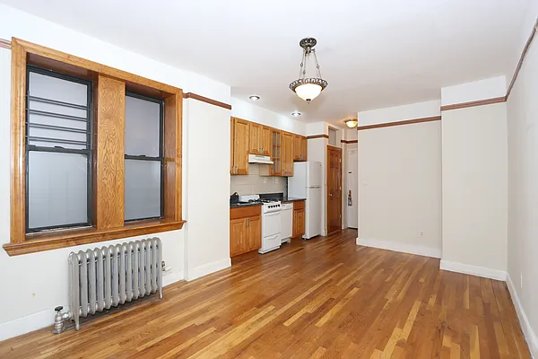 Rented by Nooklyn NYC LLC | media 8