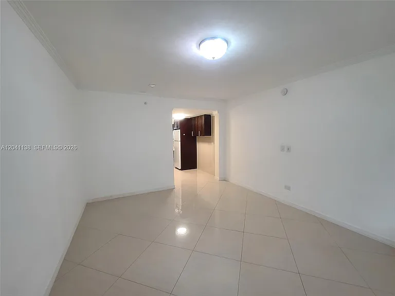 220 Collins Ave #3B — Photo 7