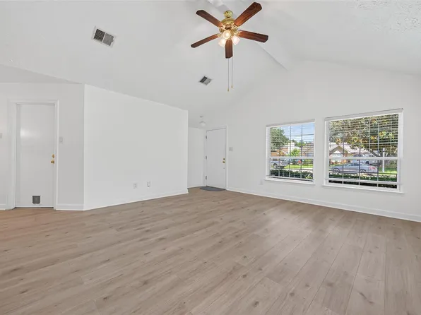9303 Autumn Harvest Dr, Houston, TX 77064