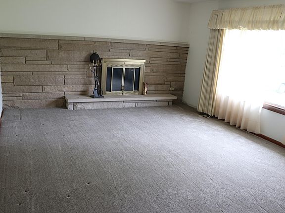 4th image of 321 Sierra Dr