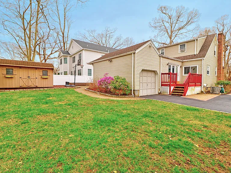 1 Salem Pl — Photo 15