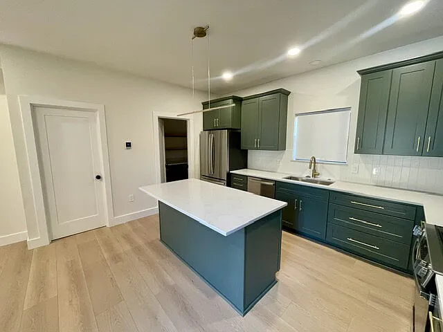 2 bed, 2.5 bath, $2,595 — Photo 2