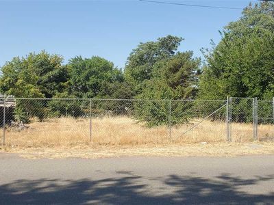 Center Ave, Red Bluff, CA, 96080