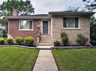 646 S Hillside Ave, Elmhurst, IL 60126