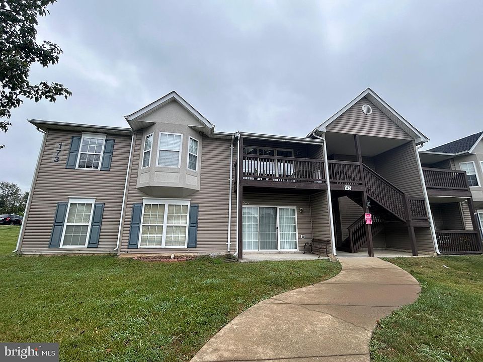 2nd image of 173 Brookland Ct APT 1