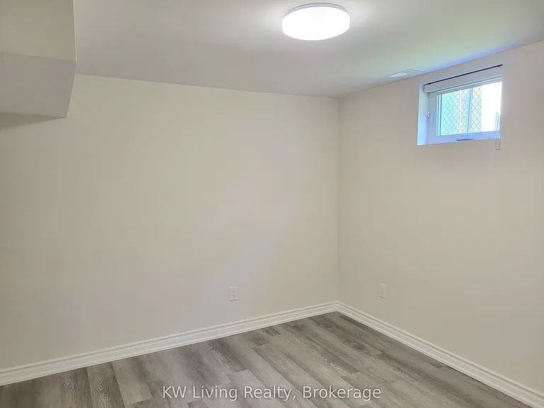 6 Gardens Cres #BASEMENT — Photo 9