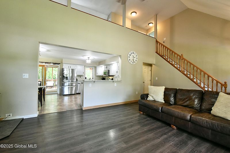 4th image of 119 Lemont Avenue
