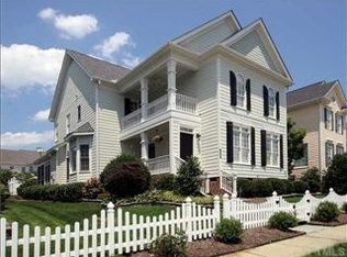 902 Carpenter Town Ln, Cary, NC 27519