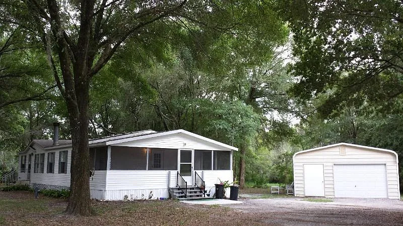 3 bed, 1323 sqft, $2,300 — Photo 2